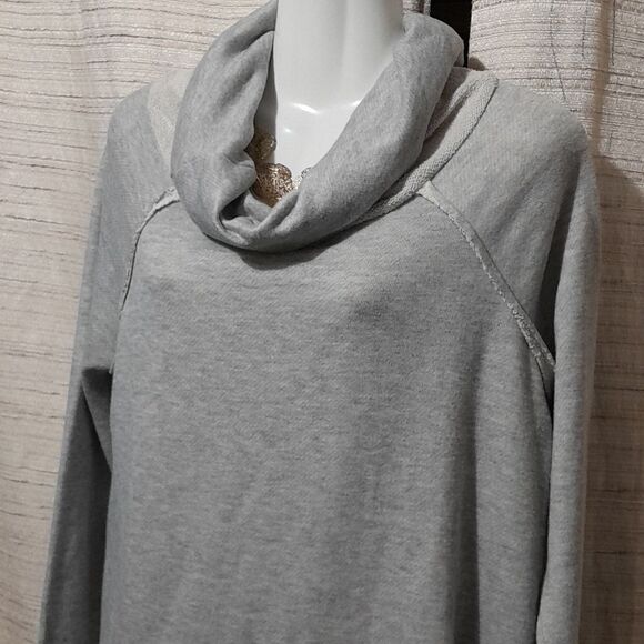 12PM by Mon Amy USA  sweater size medium gray color - Picture 3 of 8